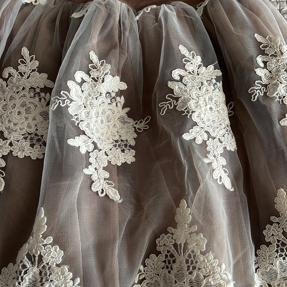 Girl’s Mae Li Rose dress size 3T - Picture 4 of 6